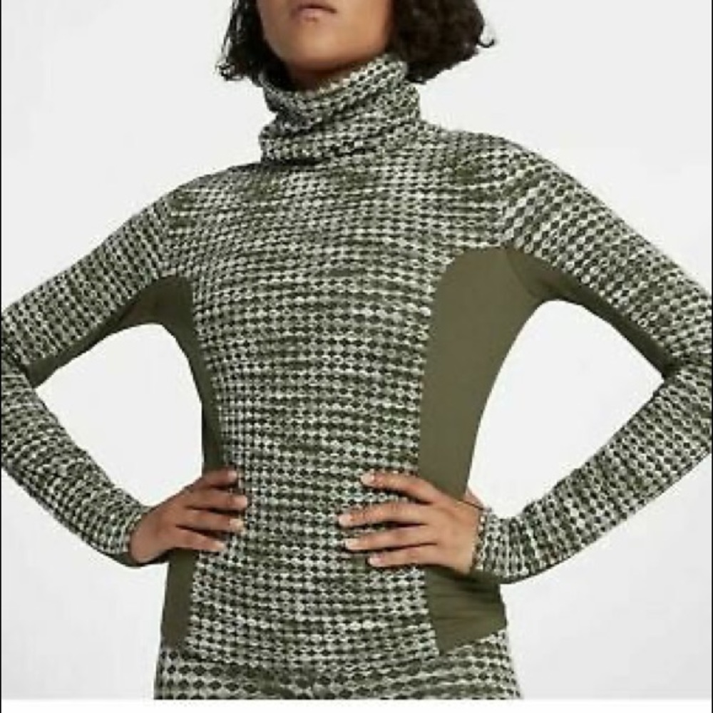 Nike pro hyperwarm top - BRAND NEW